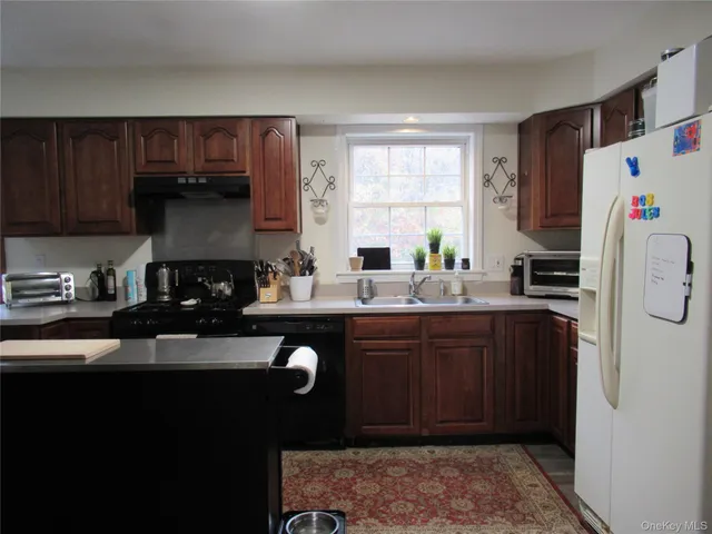 $3,250 | 63 River Road, Unit A, Pawling, NY 12564