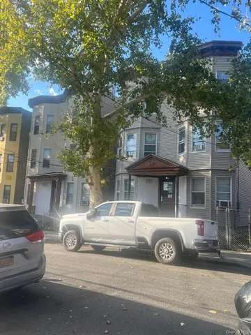 $2,700 | 21 Knowles Street, Unit 2W, Yonkers, NY 10705