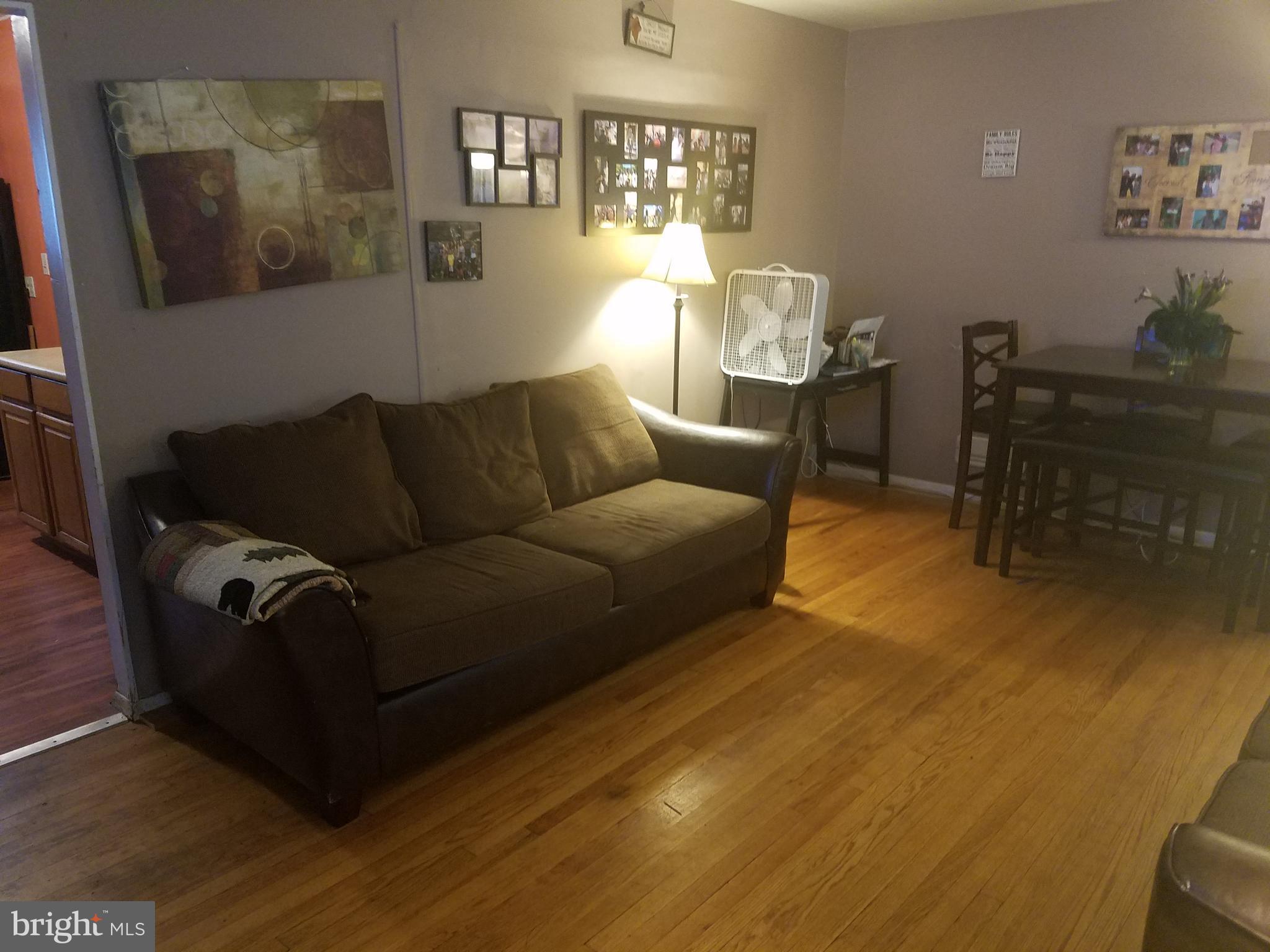 3903 Milford Mill Road Baltimore, MD 21244 - Photo 2 of 9 Living Room