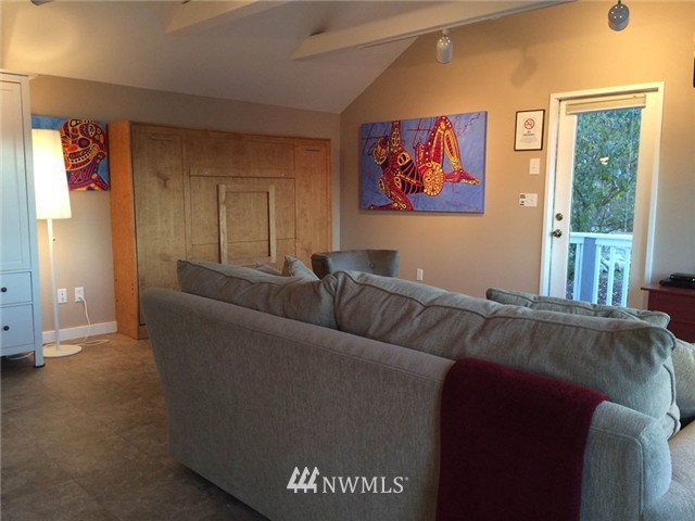 4394 South Discovery Road Port Townsend, WA 98368 - Photo 3 of 13 Gallery Image 3