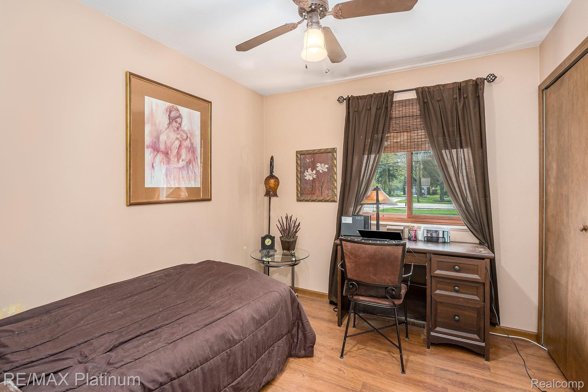 9552 Stark Road Livonia, MI 48150 - Photo 12 of 26 DSC05339.jpg