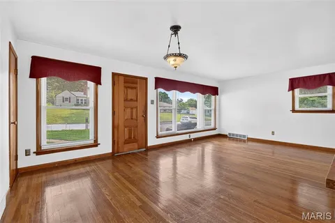 $259,900 | 1011 Hawthorn Avenue, St. Charles, MO 63301