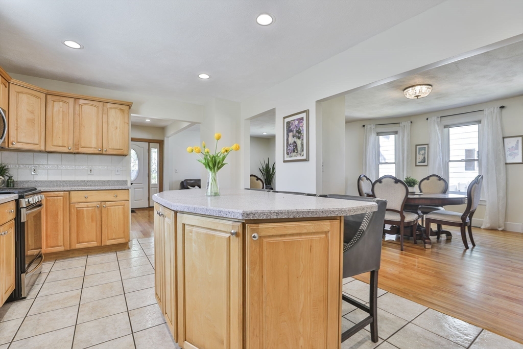 16 Endicott Street Saugus, MA 01906 - Photo 12 of 42