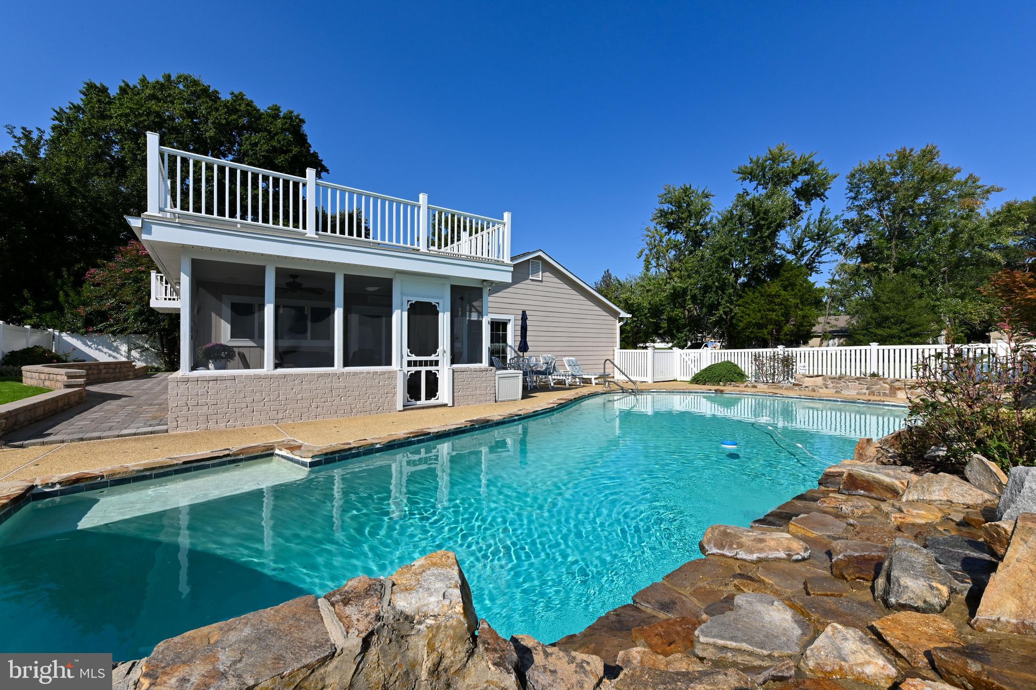 128 Washington Road Edgewater, MD 21037 - Photo 5 of 54 Pool & Waterfall