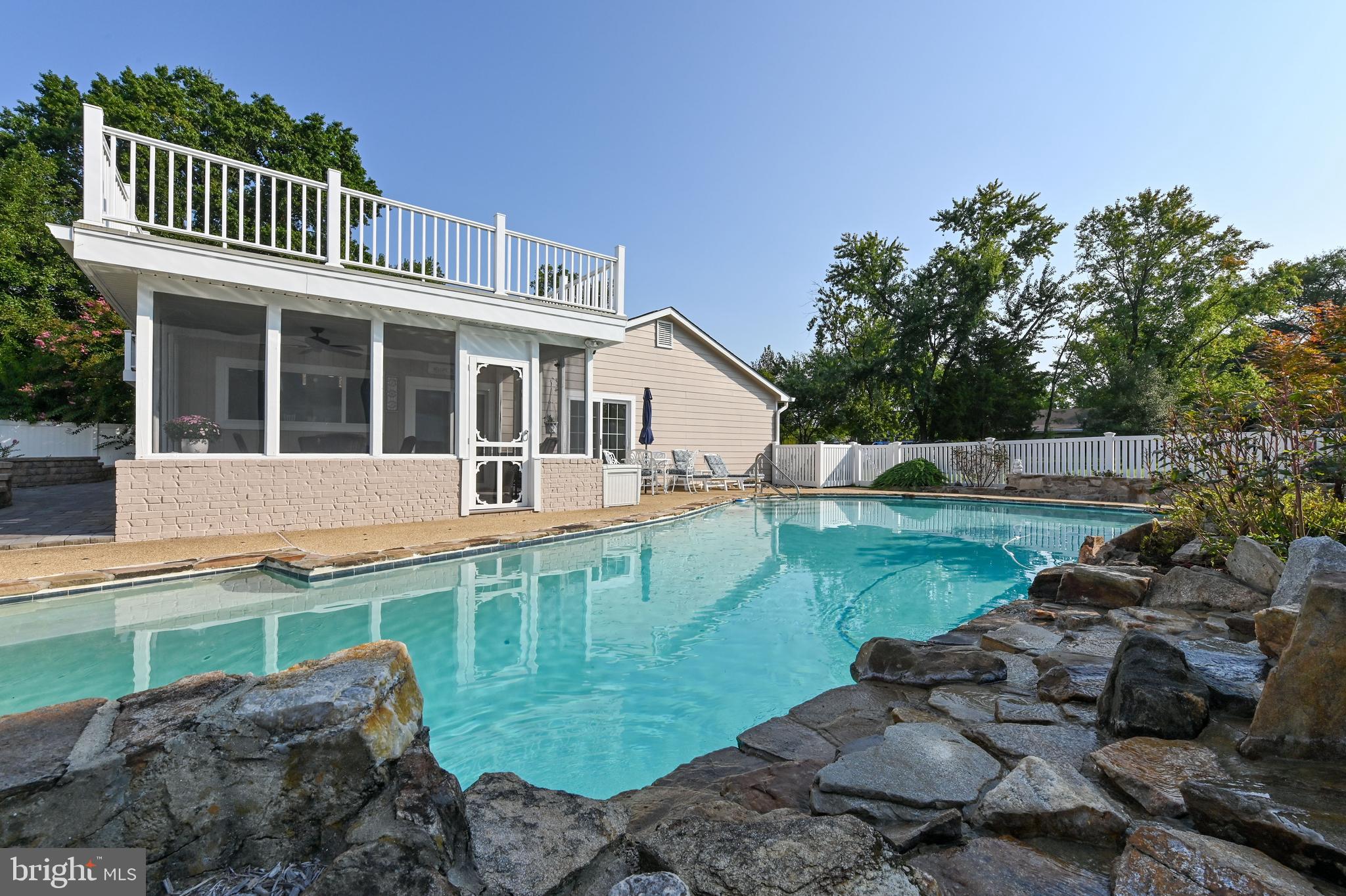 128 Washington Road Edgewater, MD 21037 - Photo 9 of 54 Pool