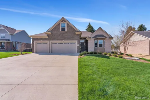 $794,999 | 3173 Roma Court, Wixom, MI 48393