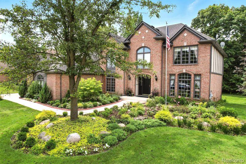1400 Lakeview Drive Rochester Hills, MI 48306 - Photo 3 of 45