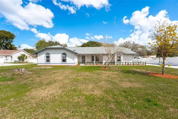 $589,900 | 5521 Oak Street, Mount Dora, FL 32757