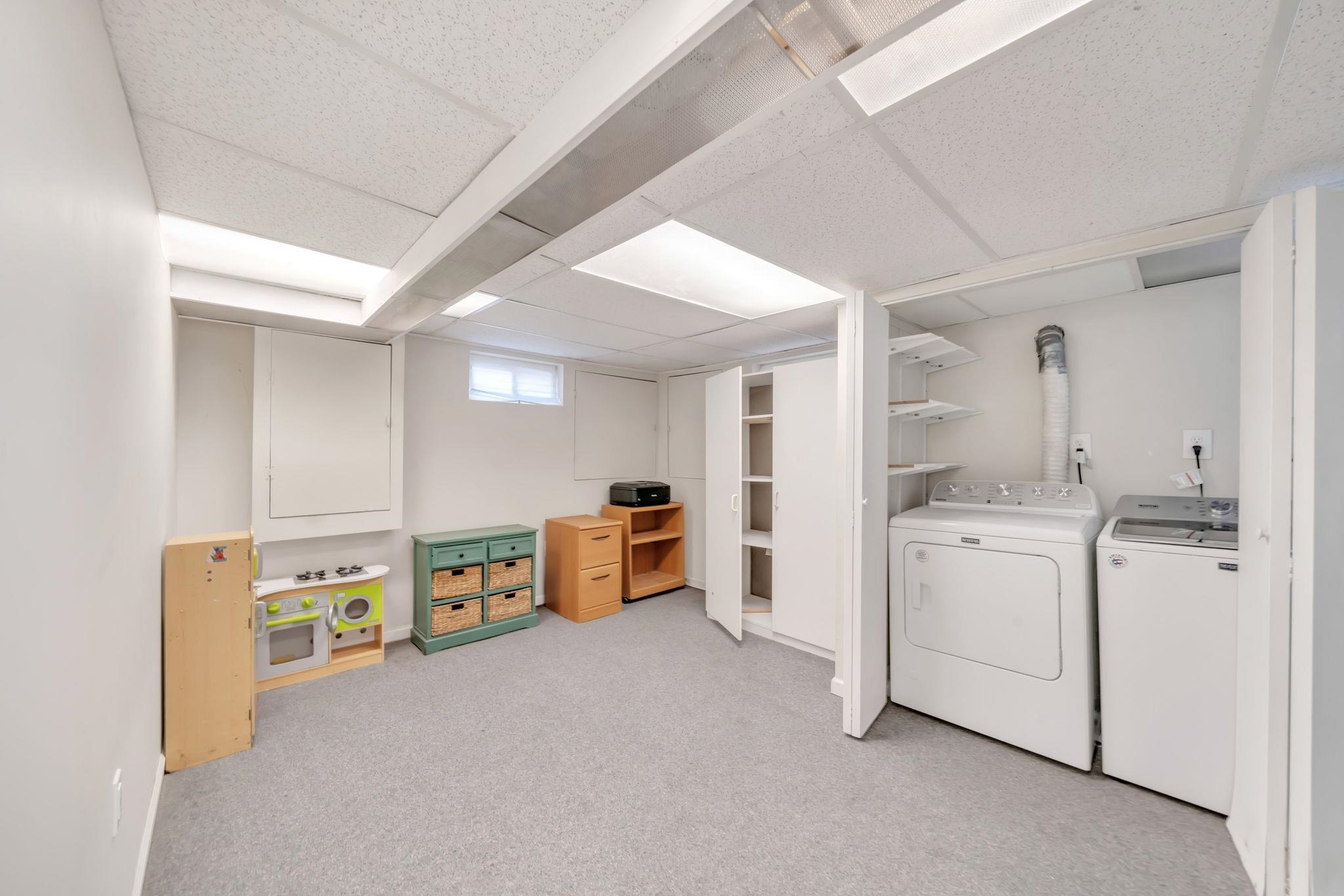 865 Livingston Road Elizabeth, NJ 07208 - Photo 34 of 39 a view of utility room with baby toys