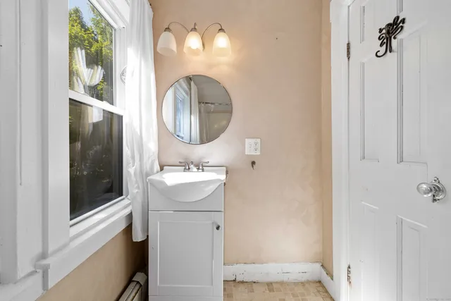 $2,000 | 7 Stillman Avenue, Stonington, CT 06379