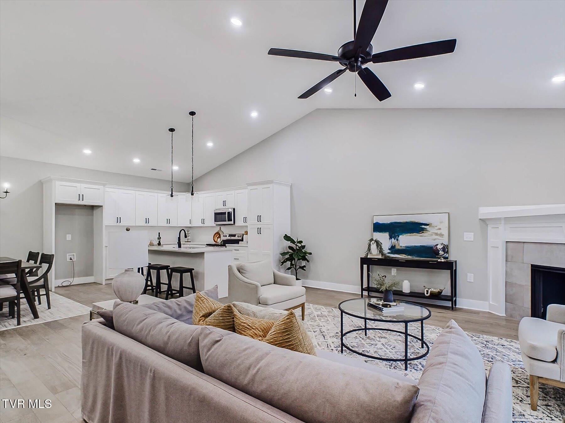 309 Piper Glen Gray, TN 37615 - Photo 18 of 53 18-Staging Photos-19