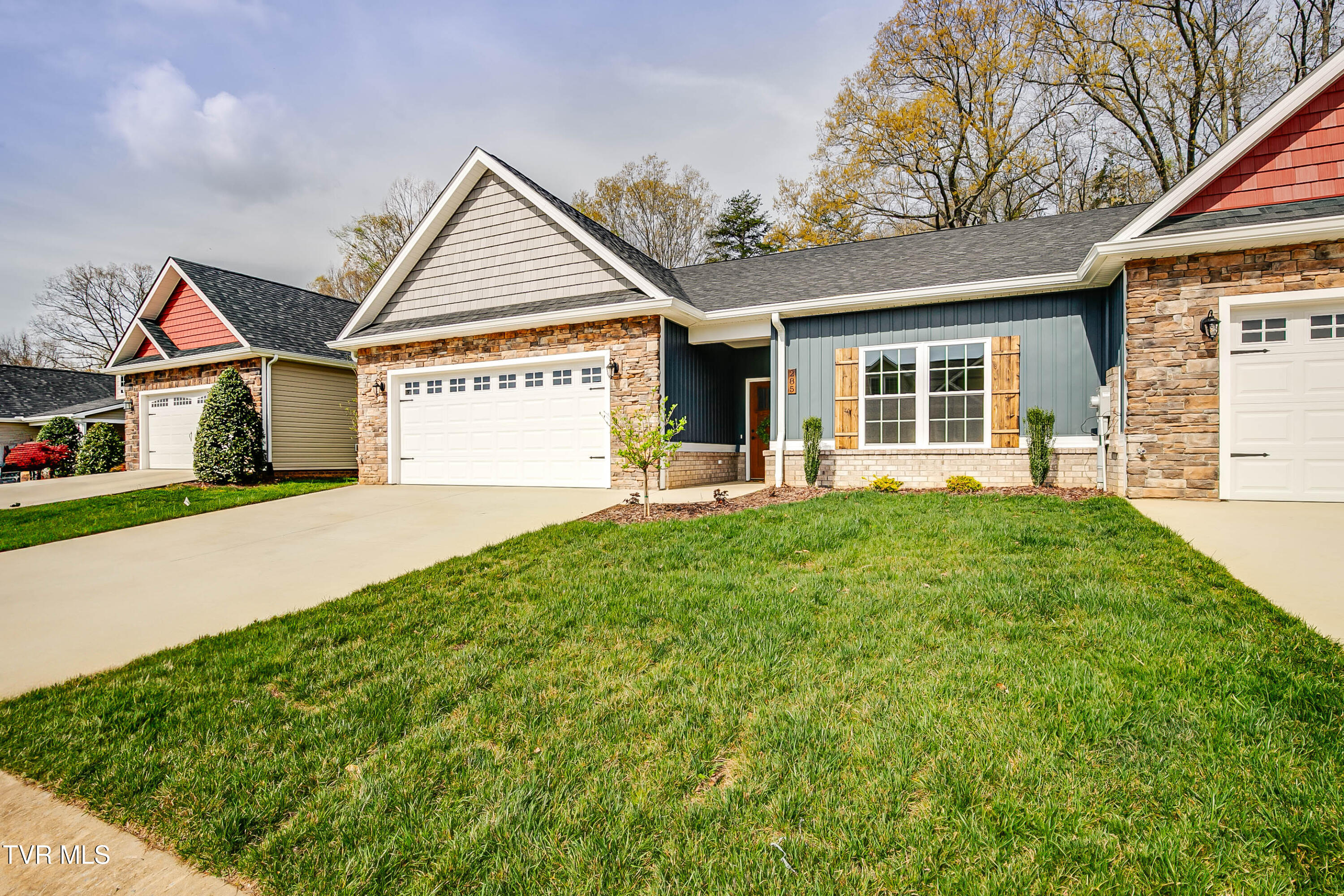 309 Piper Glen Gray, TN 37615 - Photo 2 of 53 IMG_4357