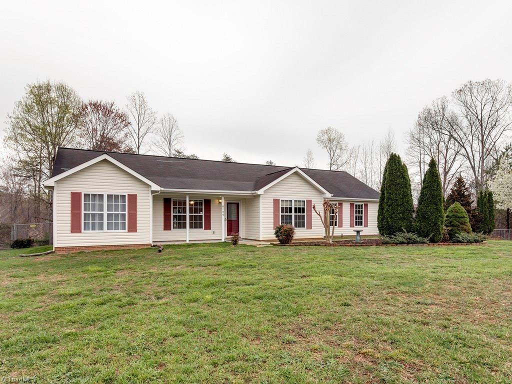 Welcome home to 8124 Shoeline Road!!!