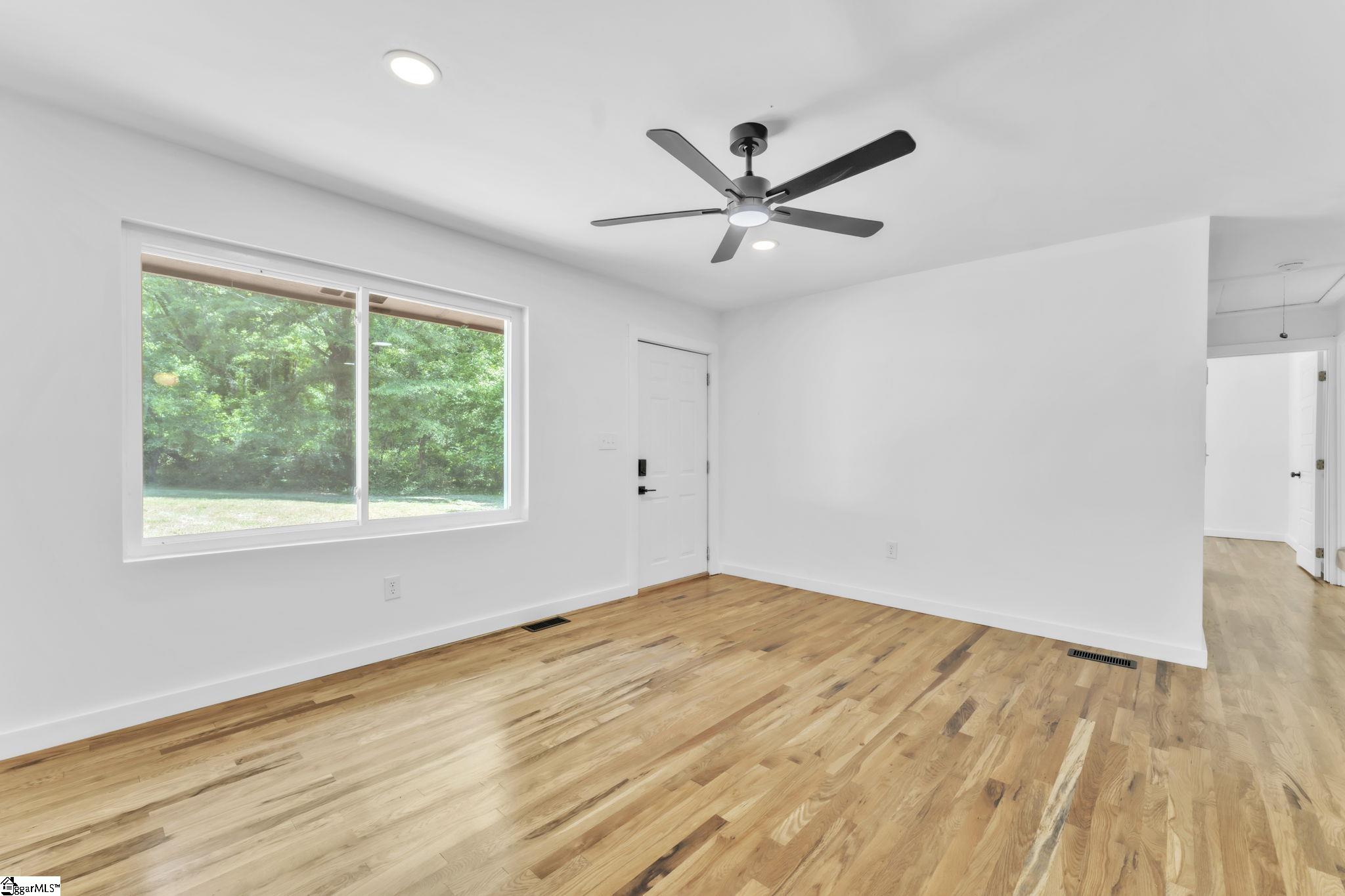 158 Rosemond Street Pickens, SC 29671 - Photo 4 of 31