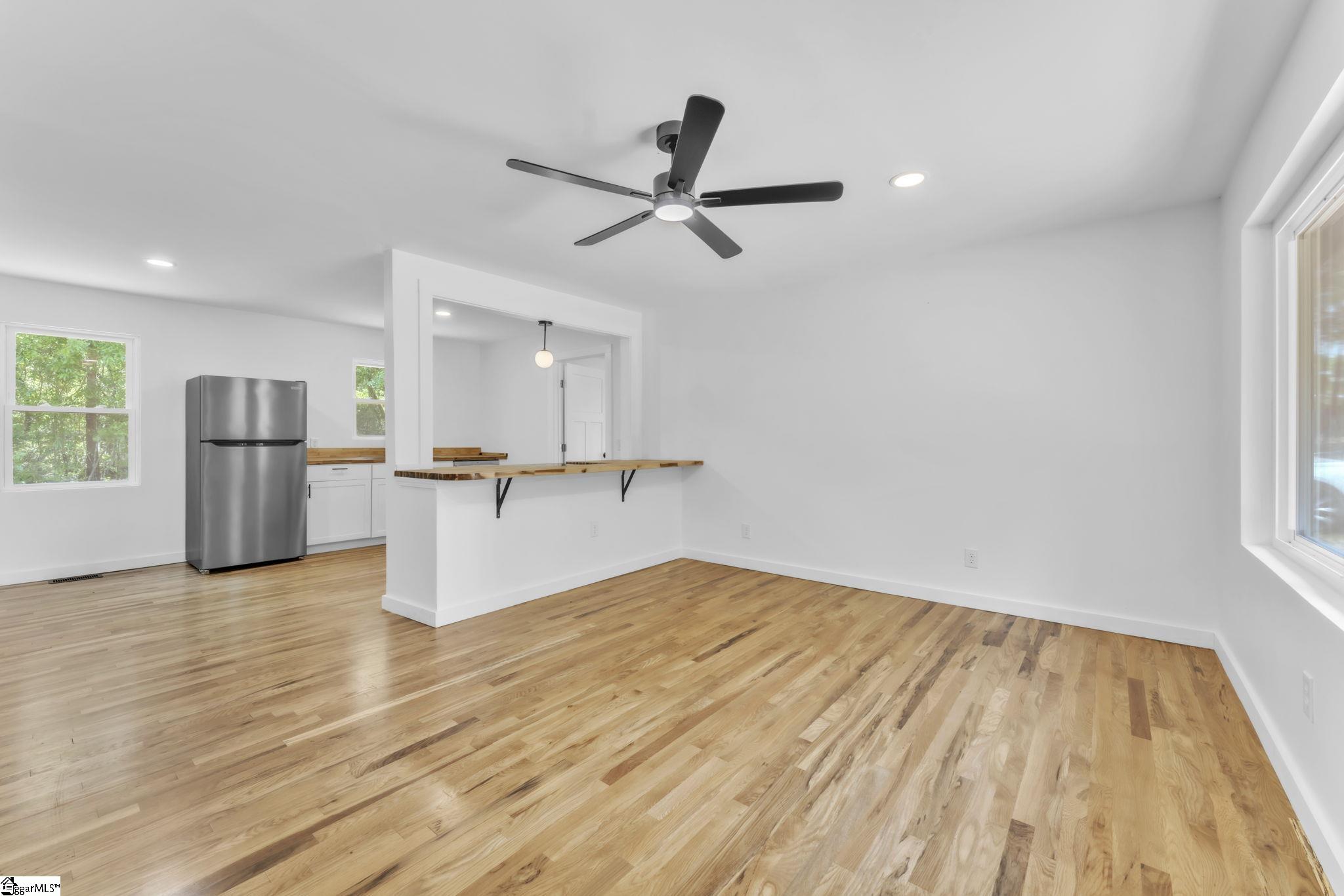158 Rosemond Street Pickens, SC 29671 - Photo 5 of 31