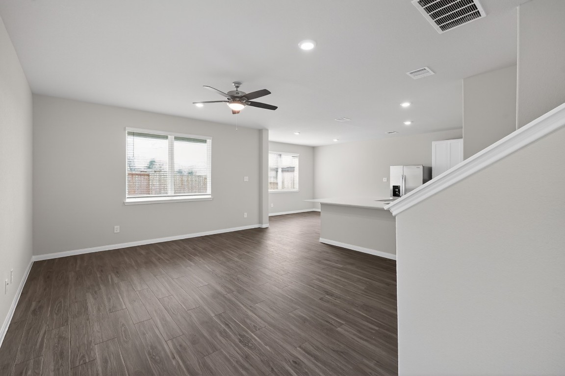 9219 Grace Rdg Drive Willis, TX 77318 - Photo 5 of 36