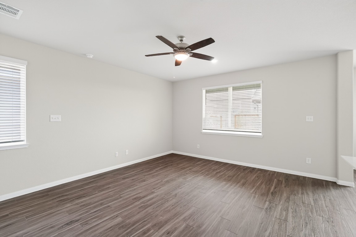 9219 Grace Rdg Drive Willis, TX 77318 - Photo 8 of 36