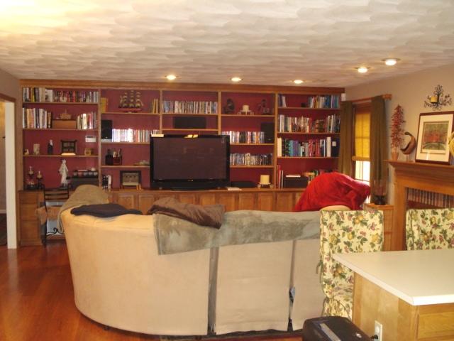 6210 Buckland Mill Road Roanoke, VA 24019 - Photo 8 of 24 Family Rm adjoining Kitchen