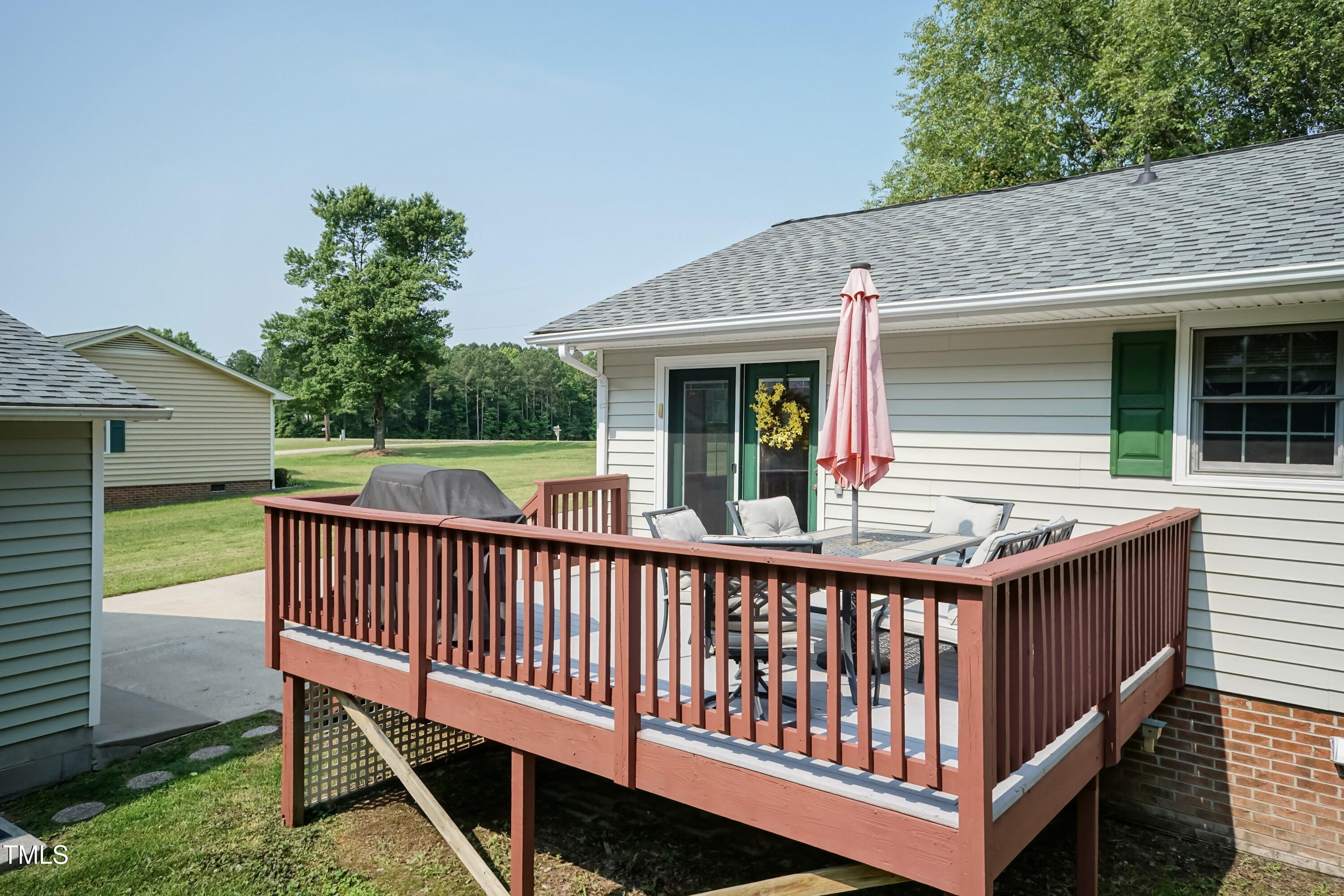 523 Edwards Road Henderson, NC 27537 - Photo 20 of 26 Deck 01