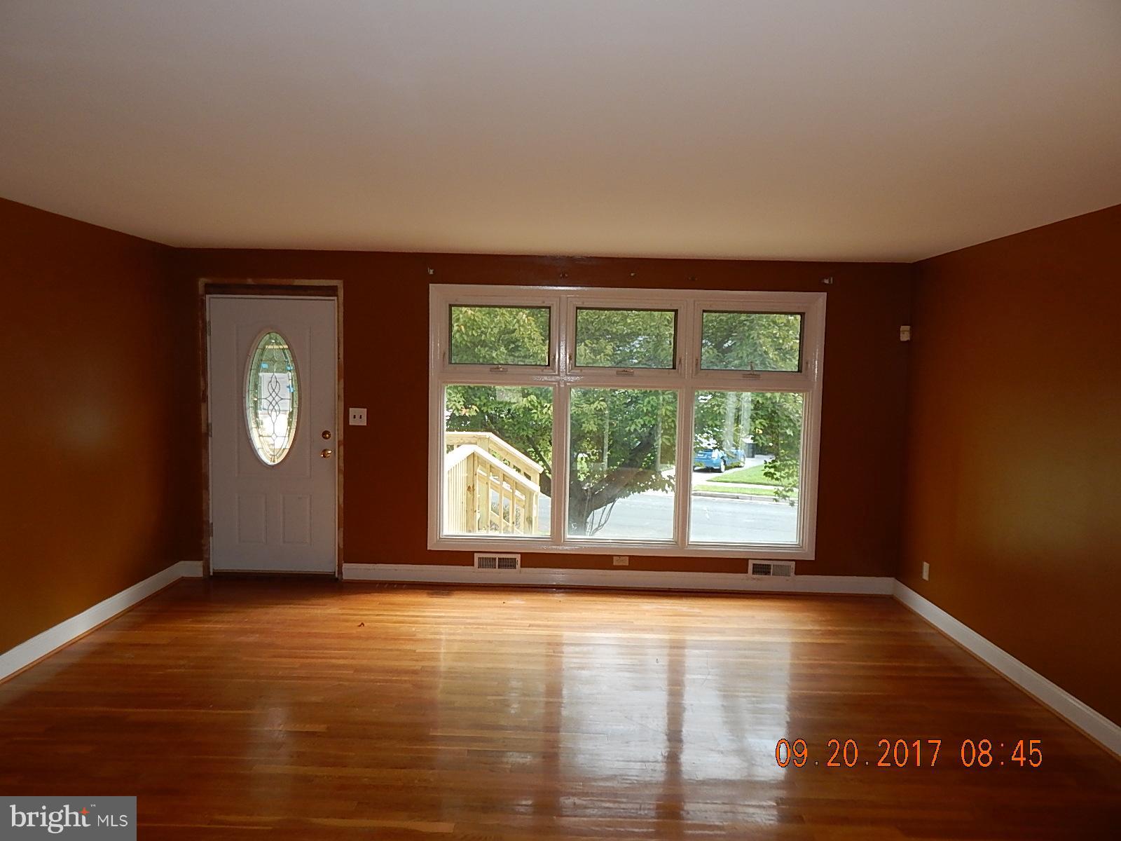3706 Vega Road Randallstown, MD 21133 - Photo 4 of 15 Living Room