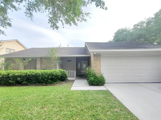$2,100 | 3002 Frontier Drive, Sugar Land, TX 77479