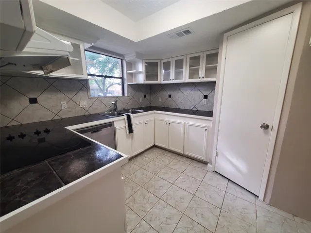 $1,950 | 3002 Frontier Drive, Sugar Land, TX 77479