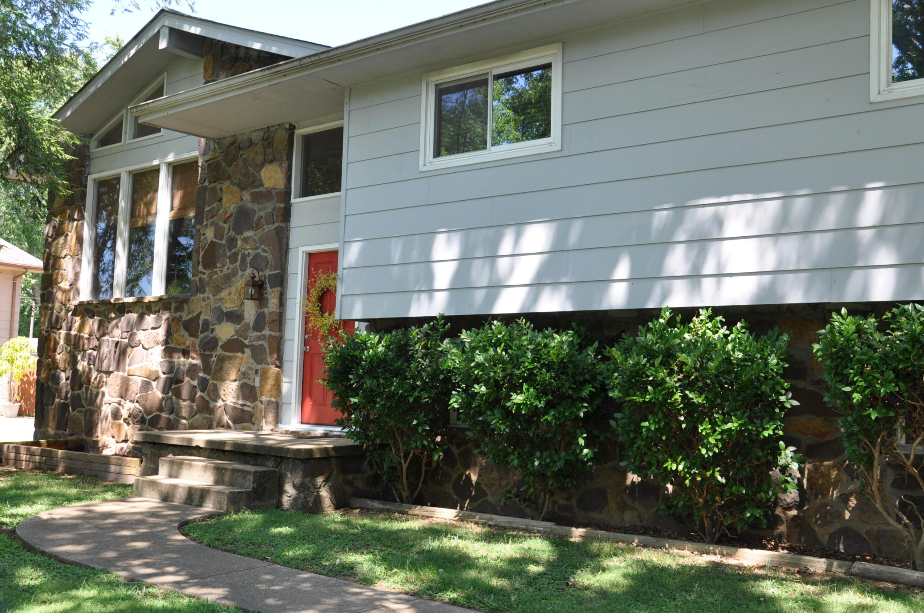 7301 Sterling Road Hixson, TN 37343 - Photo 3 of 43 Front View