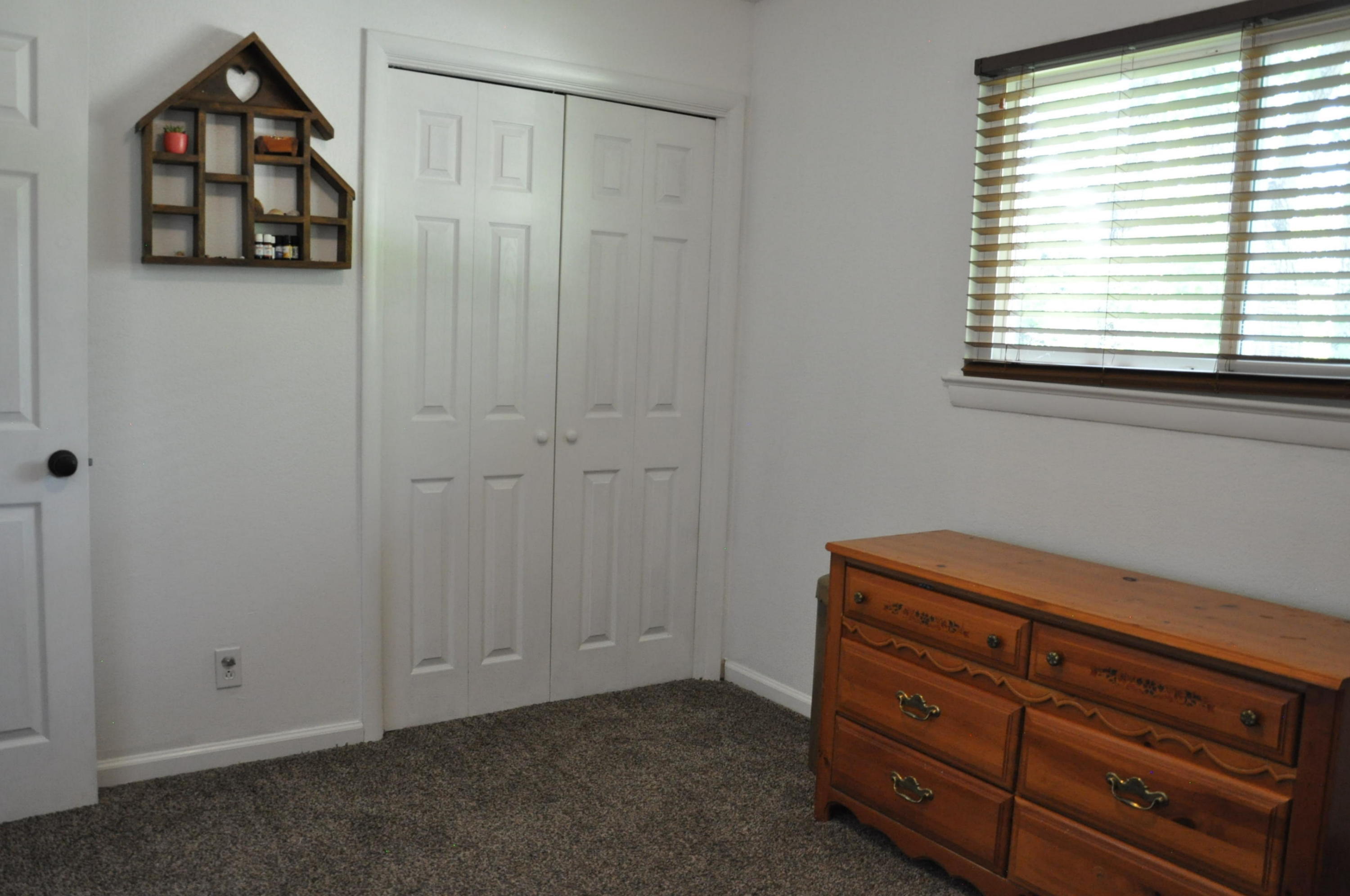 7301 Sterling Road Hixson, TN 37343 - Photo 29 of 43 Middle Bedroom
