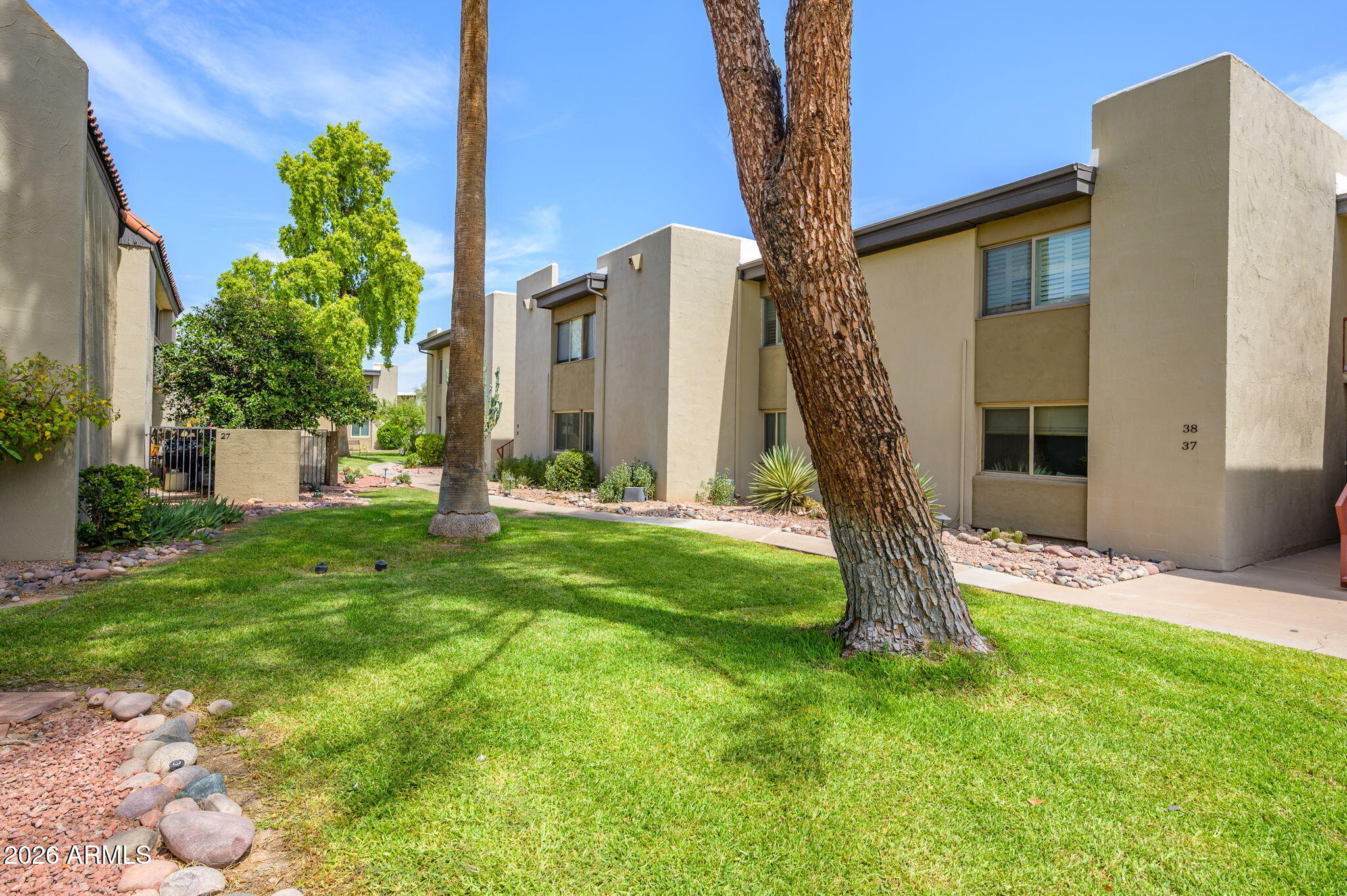 4201 East Camelback Road, Unit 31 Phoenix, AZ 85018 - Photo 22 of 28 19-web-or-mls-Camelback_unit_31 (19)