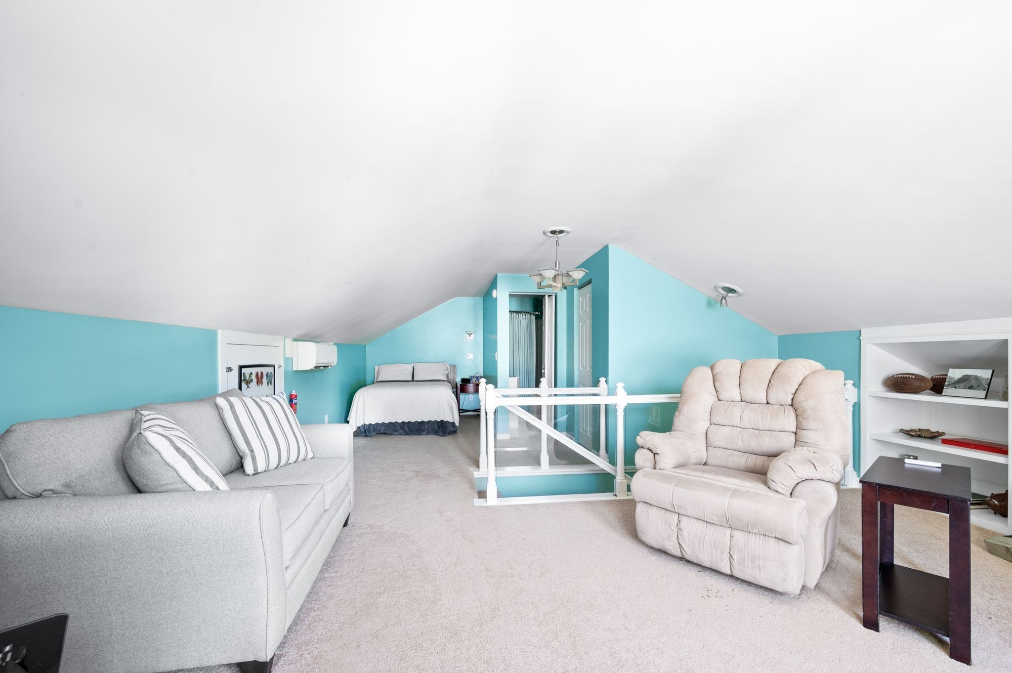 802 North 16th Street Nashville, TN 37206 - Photo 34 of 44 a living room with furniture and a couch