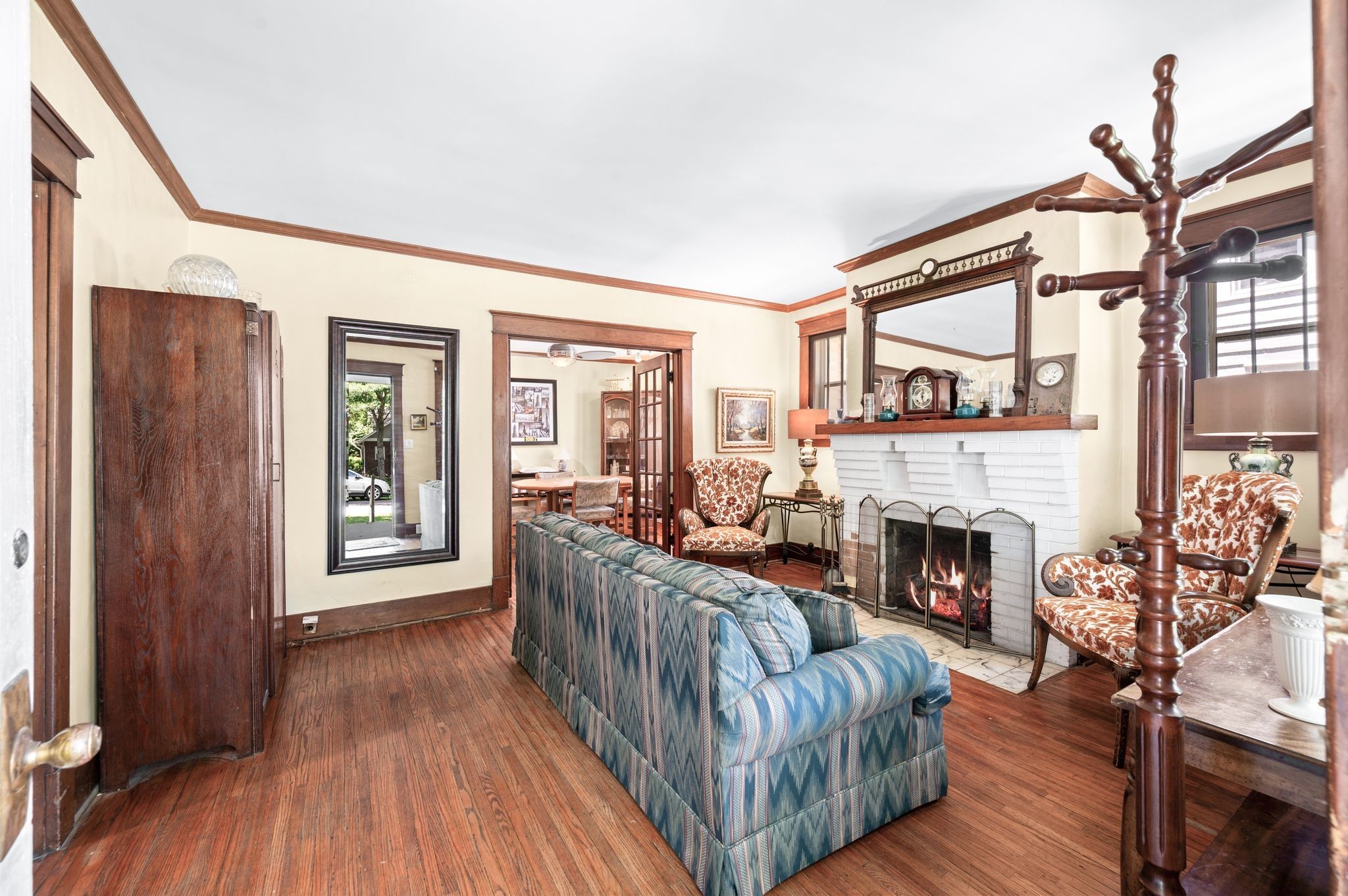 802 North 16th Street Nashville, TN 37206 - Photo 8 of 44 a living room with furniture and a fireplace