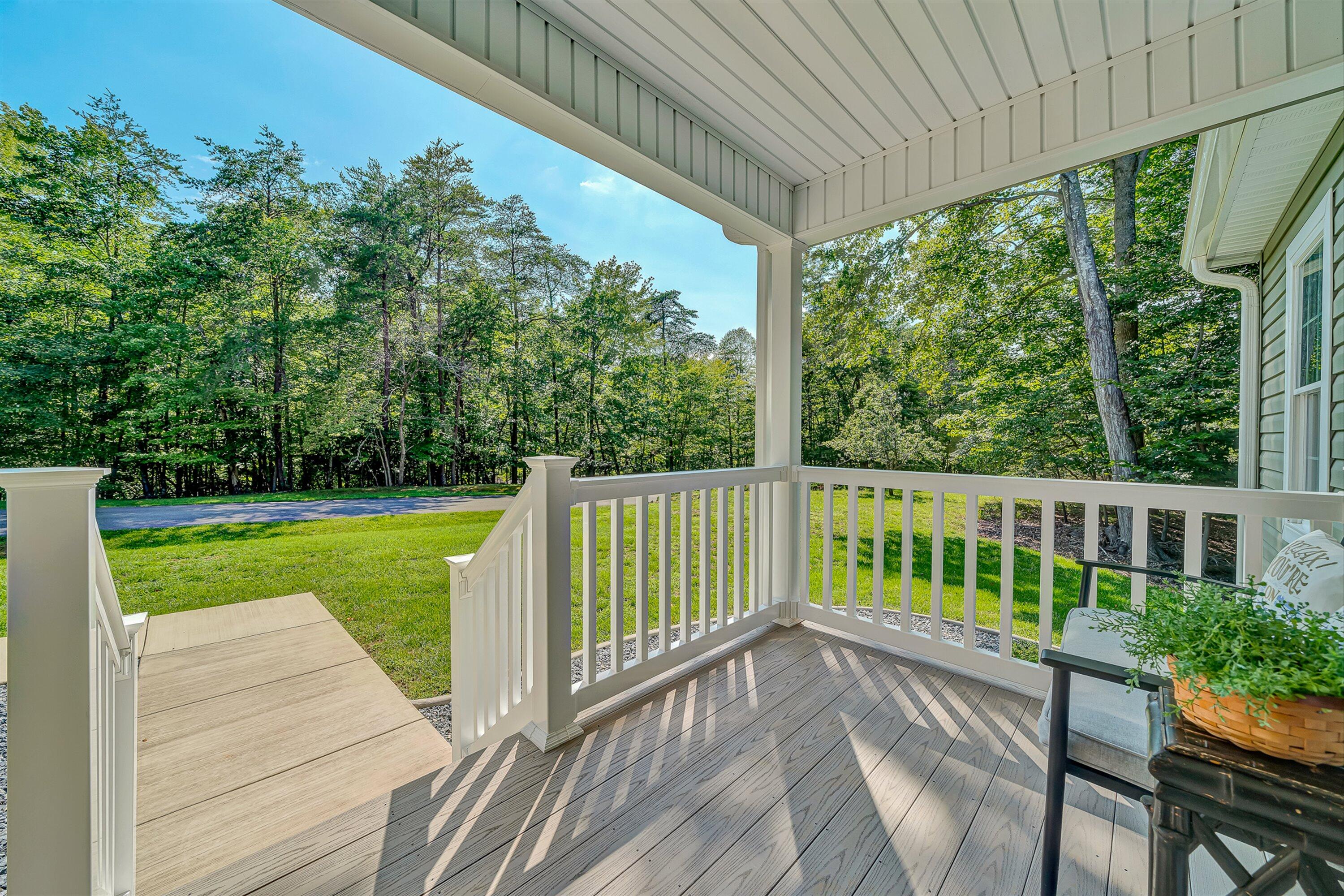 109 Ridgeway Court Moneta, VA 24121 - Photo 2 of 49 05-VM-09045