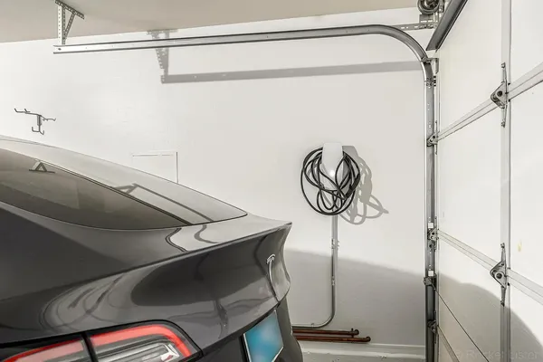 $3,600 | 10441 East Hillery Drive, Scottsdale, AZ 85255