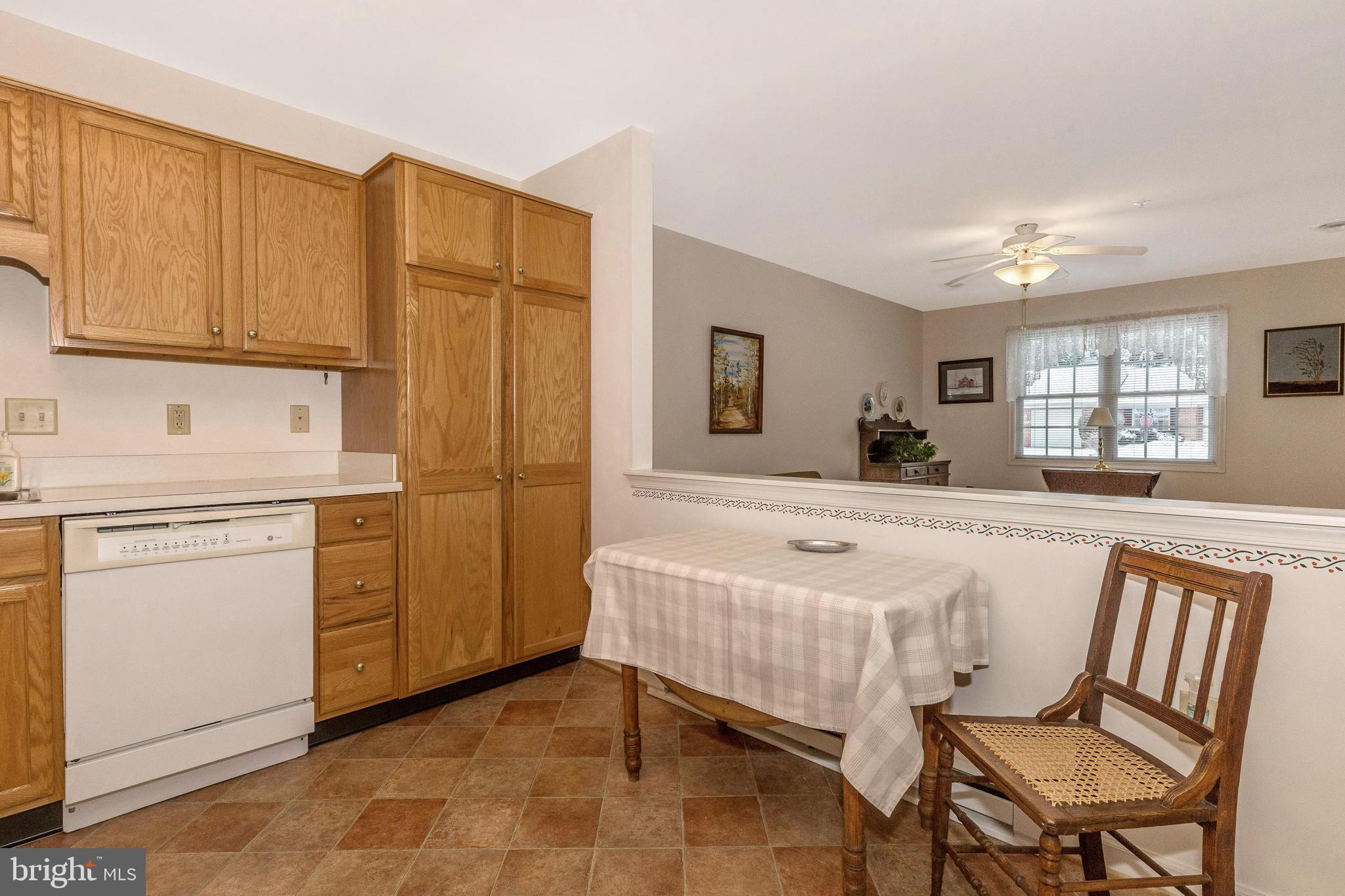 18014 Pin Oak Road Hagerstown, MD 21740 - Photo 22 of 51 Kitchen - Eat In