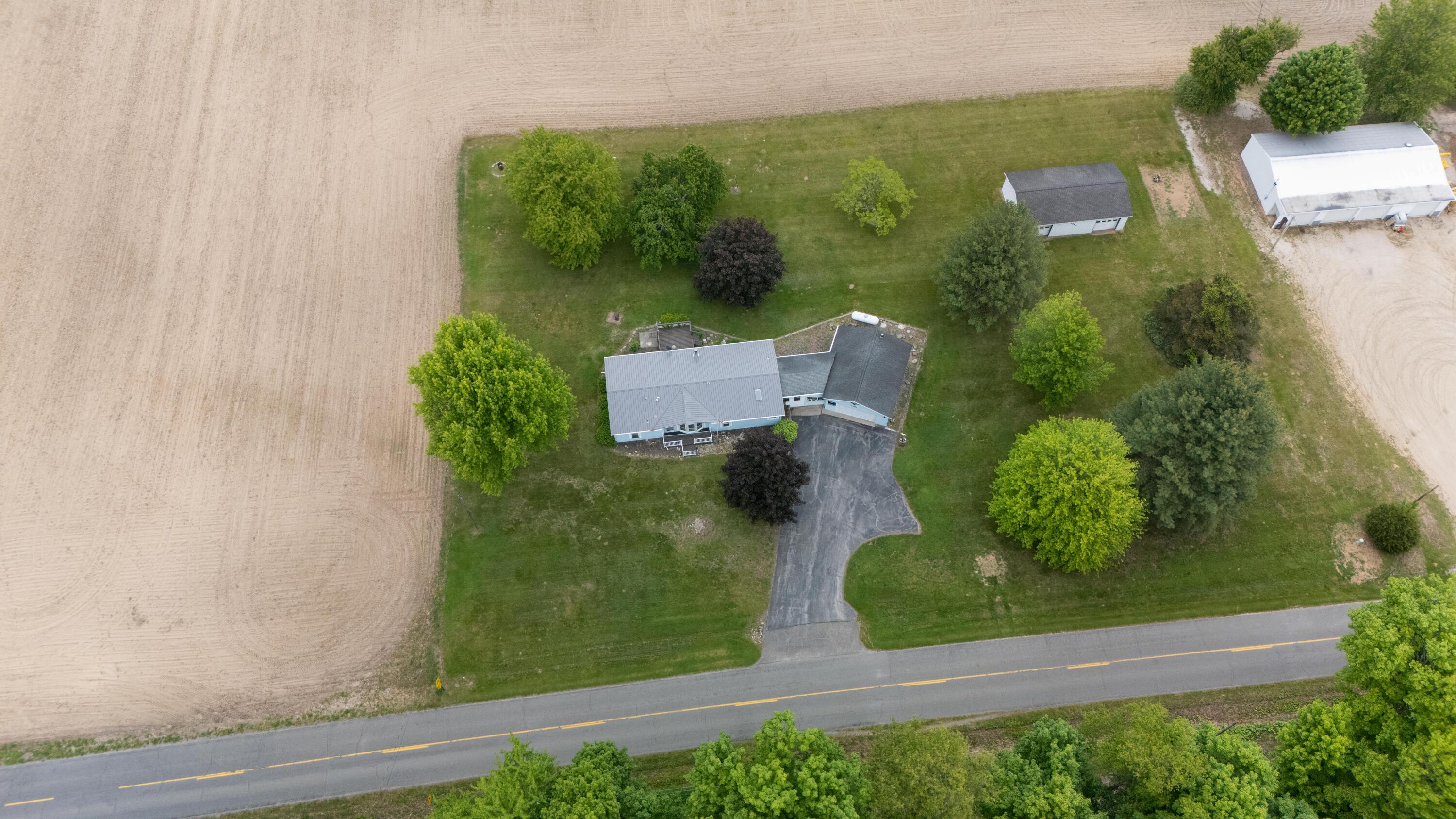 3661 Watson Road Sodus, MI 49126 - Photo 29 of 47 3661 Watson Rd Sodus MI 49126 MLS SkyVib