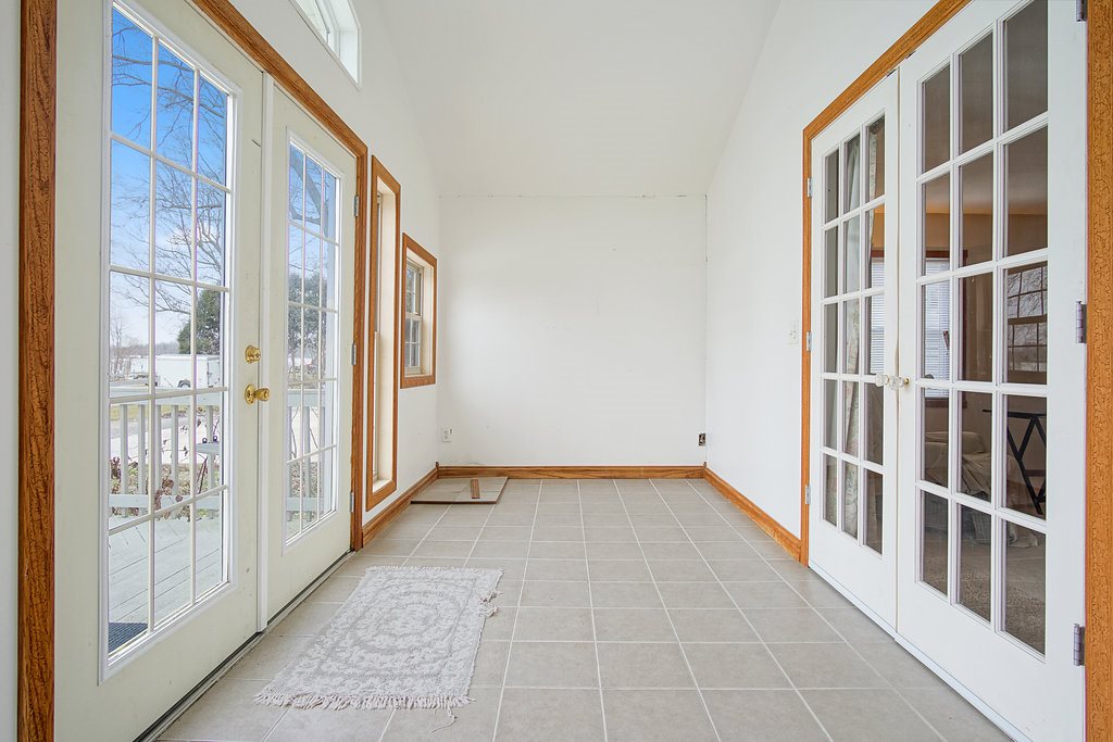 6864 East Harrold Road Churubusco, IN 46723 - Photo 11 of 34 Gallery Image 11