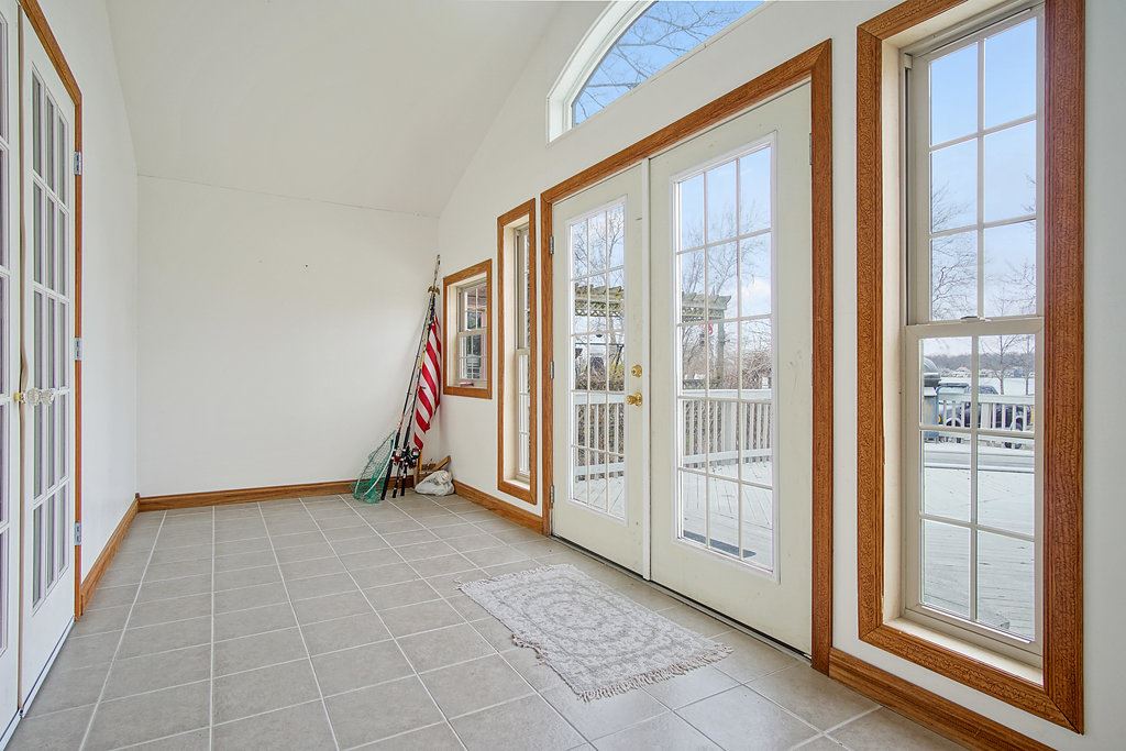 6864 East Harrold Road Churubusco, IN 46723 - Photo 12 of 34 Gallery Image 12