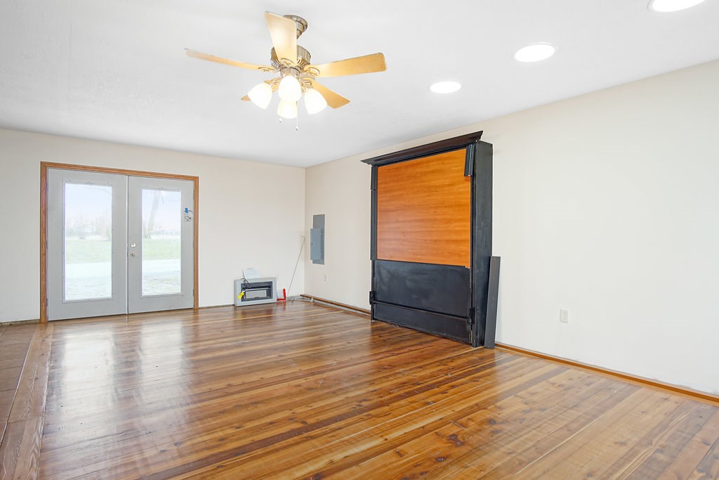 6864 East Harrold Road Churubusco, IN 46723 - Photo 32 of 34 Gallery Image 32