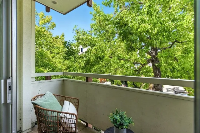 $678,000 | 2601 College Avenue, Unit 203, Berkeley, CA 94704