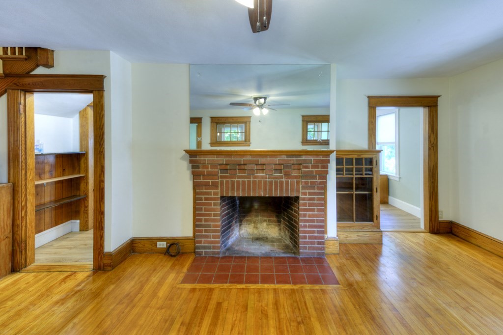 148 Whitmarsh Avenue Worcester, MA 01606 - Photo 7 of 34
