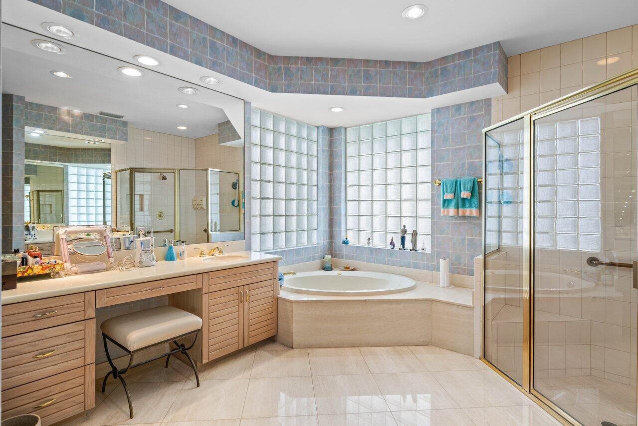5785 Regency Circle East Boca Raton, FL 33496 - Photo 14 of 56 15