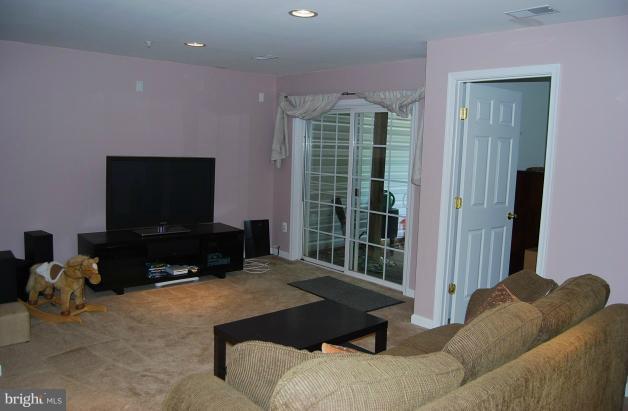 13921 Lullaby Road Germantown, MD 20874 - Photo 21 of 30 Family Room