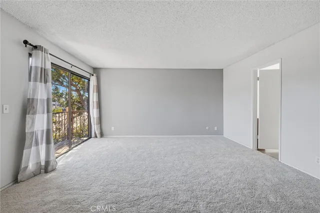 $599,900 | 7231 Balboa Boulevard, Unit A, Lake Balboa, CA 91406