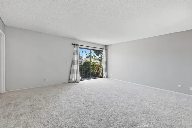 $599,900 | 7231 Balboa Boulevard, Unit A, Lake Balboa, CA 91406