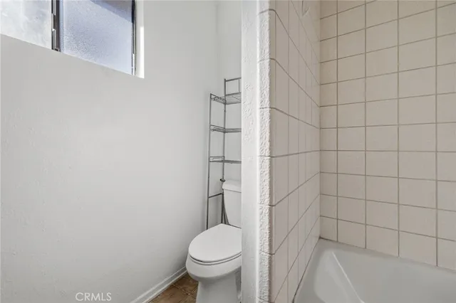 $599,900 | 7231 Balboa Boulevard, Unit A, Lake Balboa, CA 91406