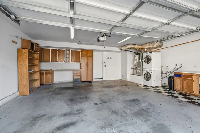 $599,900 | 7231 Balboa Boulevard, Unit A, Lake Balboa, CA 91406