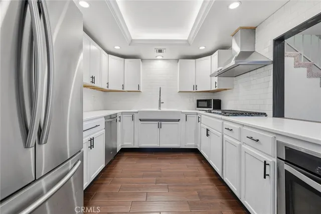 $599,900 | 7231 Balboa Boulevard, Unit A, Lake Balboa, CA 91406