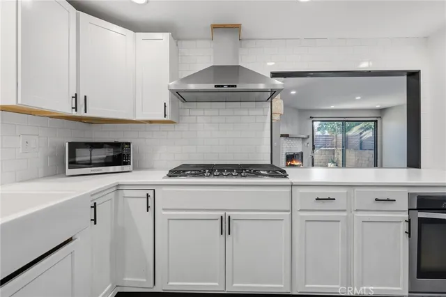 $599,900 | 7231 Balboa Boulevard, Unit A, Lake Balboa, CA 91406