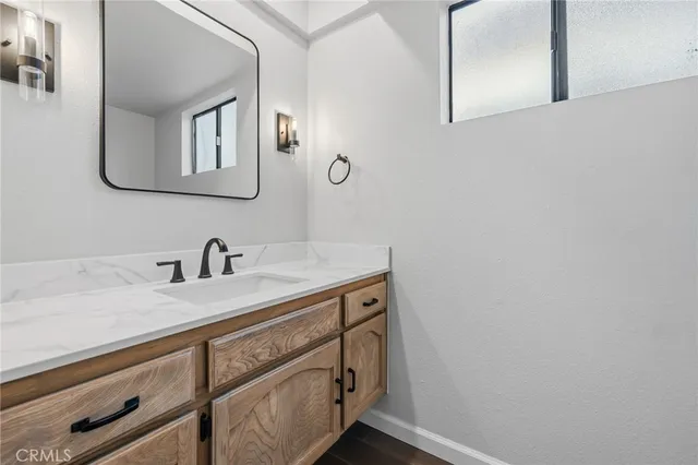 $599,900 | 7231 Balboa Boulevard, Unit A, Lake Balboa, CA 91406