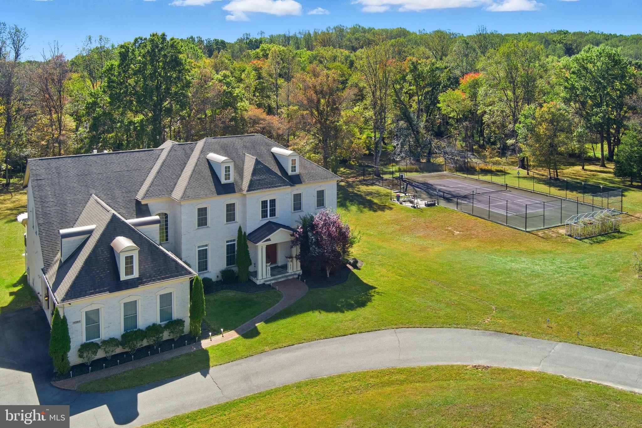 11561 Stuart Mill Road Oakton, VA 22124 - Photo 8 of 75